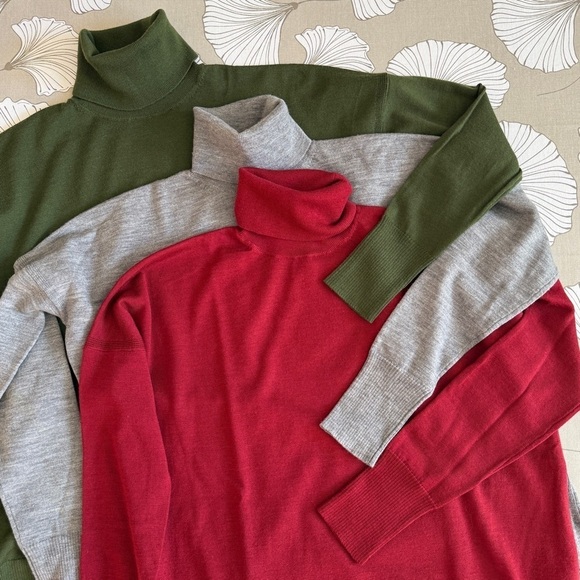 J. Crew Merino Wool Turtleneck Sweater with Side Slits Cherry Red XS - Picture 7 of 8